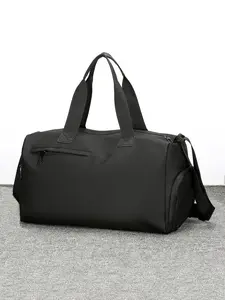 Niche fashion simple sports and fitness bag, light one-shoulder travel bag, multi-compartment storage sports bag, side front pocket design personality casual Joker suitable for daily commuting, shopping and dating, Gym Bags