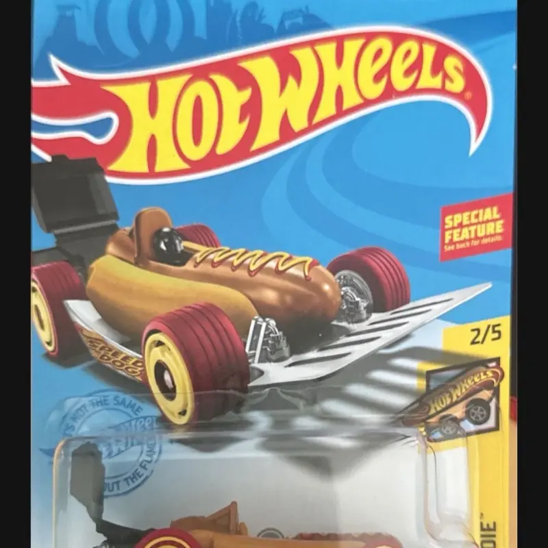 Hot Wheels 1:64 Street Wiener Car with Special Feature, 2/5 Die hot wheel