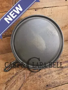 Largest of the handled griddles. 1930's Era Wagner Ware #10 Cast Iron Round Griddle, 1110  Makes great Grilled Cheese! SC24