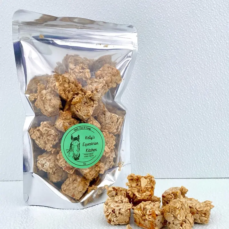 Kelly’s Equestrian Kitchen Freeze Dried Horse Treats: Apple & Oats