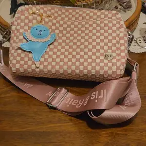 review image 0