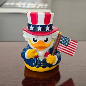 Patriotic Uncle Duck Figurine, 4th of July Resin Statue with Us Flag, Independence Day Home Decor, Patriotic Desk Ornament for American Pride