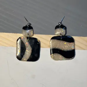 Black & White/Opal Dangle Stud Earrings “Geto”