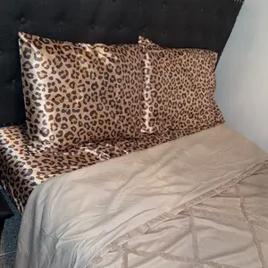 Satin Leopard Print 3-Piece Bedding Set, Bed Sheets Set, 1 Fitted Sheet and 2 Pillowcases (No Fillers), Soft & Comfortable Bed Linens for Home & Hotel, Summer Bedroom Decor