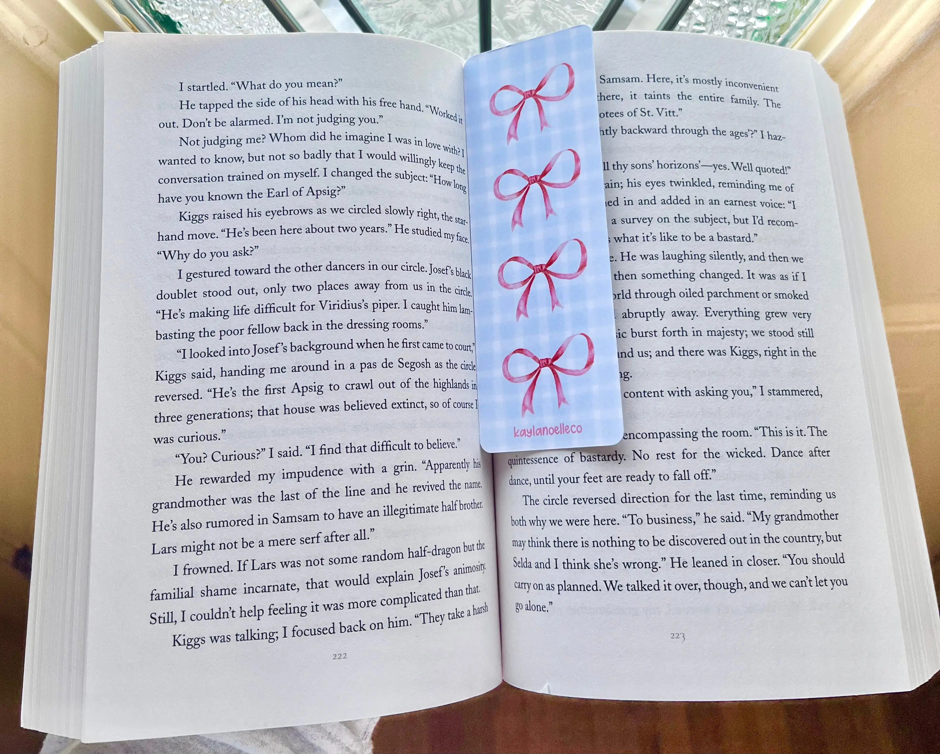 Bow Girlie - Bookmark