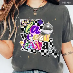 Comfort Colors Funny Laweezyana Louisiana Mardi Gras Carnival Fat Tuesday Shirt, Retro Mardi Gras 2026 New Orleans Louisiana Crawfish Graphic Tee