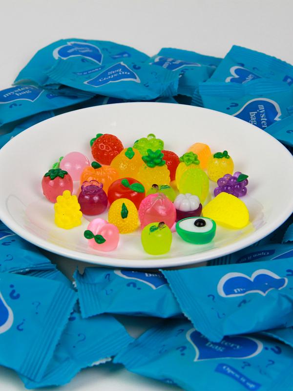 55PCS/12PCS Random Mini Resin Fruit/Animal, Colorful Decorating Ornaments, Figurine, Miniatures, Luminous Resin Decoration Items, Creative Decorations for Home Office Desk, Home Decor Accessory, Acrylic Decoration Sculptures, Christmas Gift