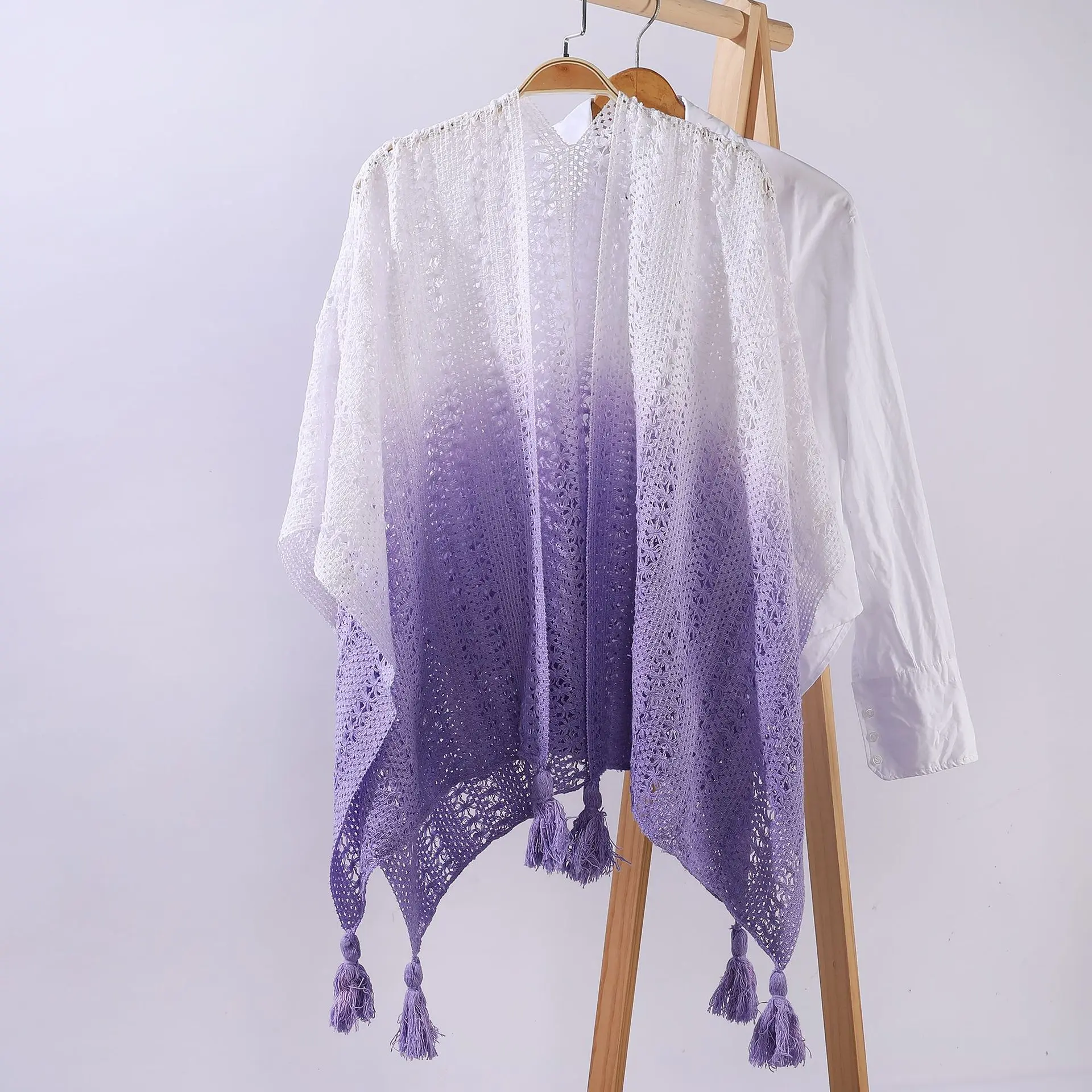 Gradient hollowed out shawl   purple