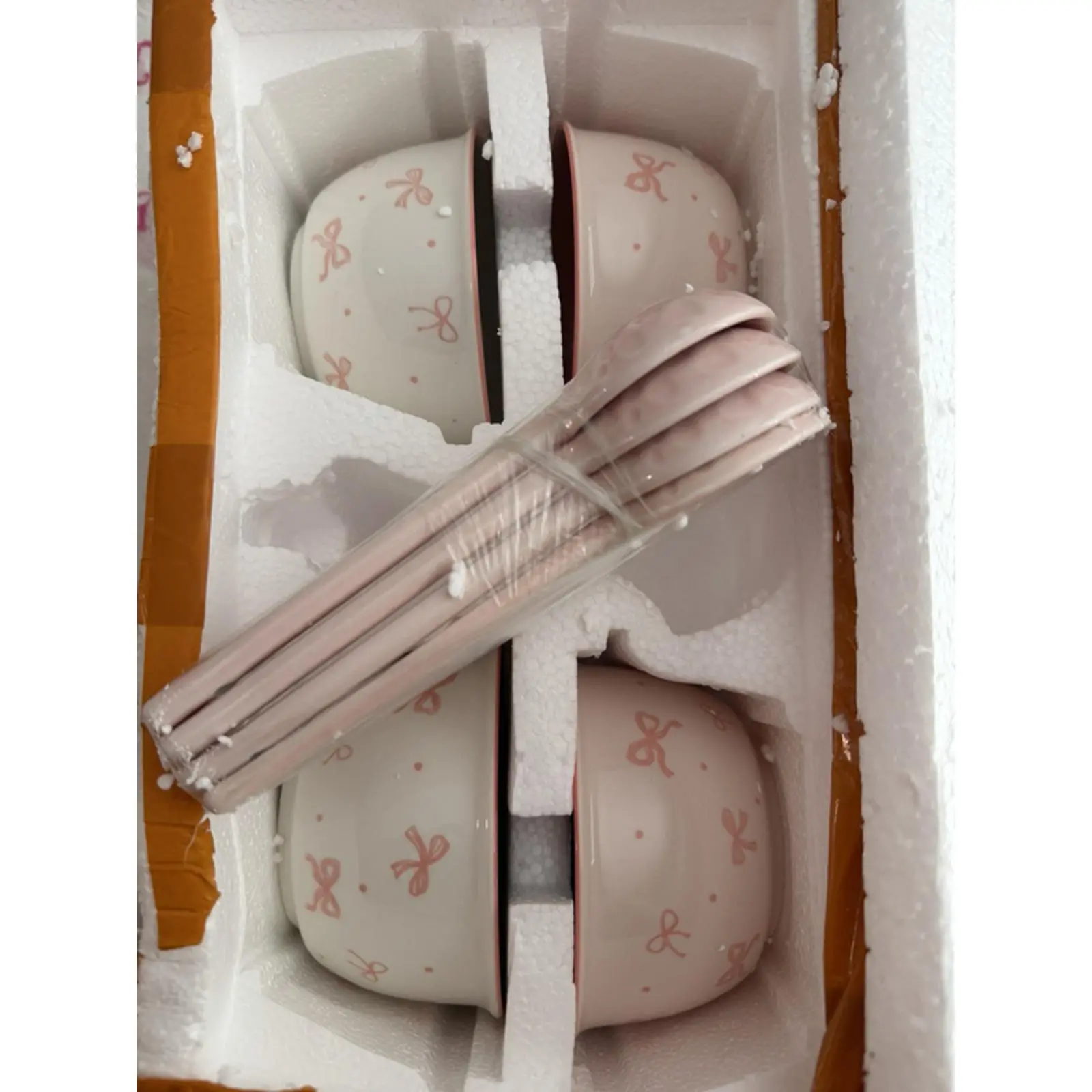 8 pcs Pink Bow Design Ceramic Bowls and spoons Set for Elegant Dining Experience