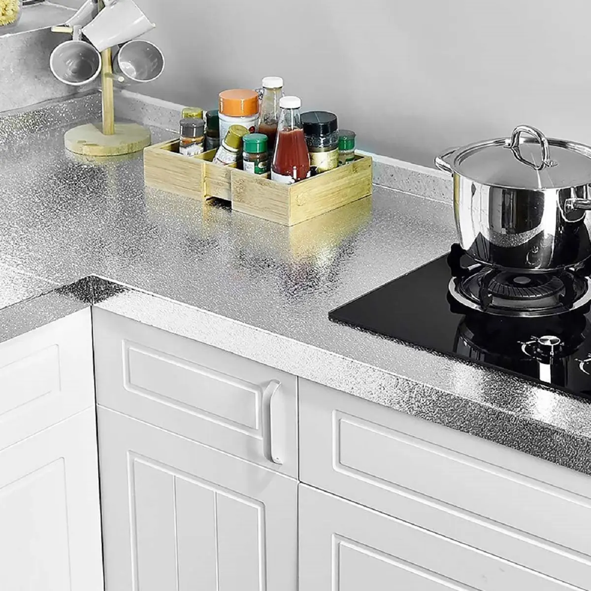 Oil Proof Wall Sticker Heat Resistant Waterproof Kitchen Wallpaper Self Adhesive Backsplash Wallpaper 15.8x196.9inch Aluminum Foil Oil Proof Sticker for Kitchen Wall Countertop Cabinets