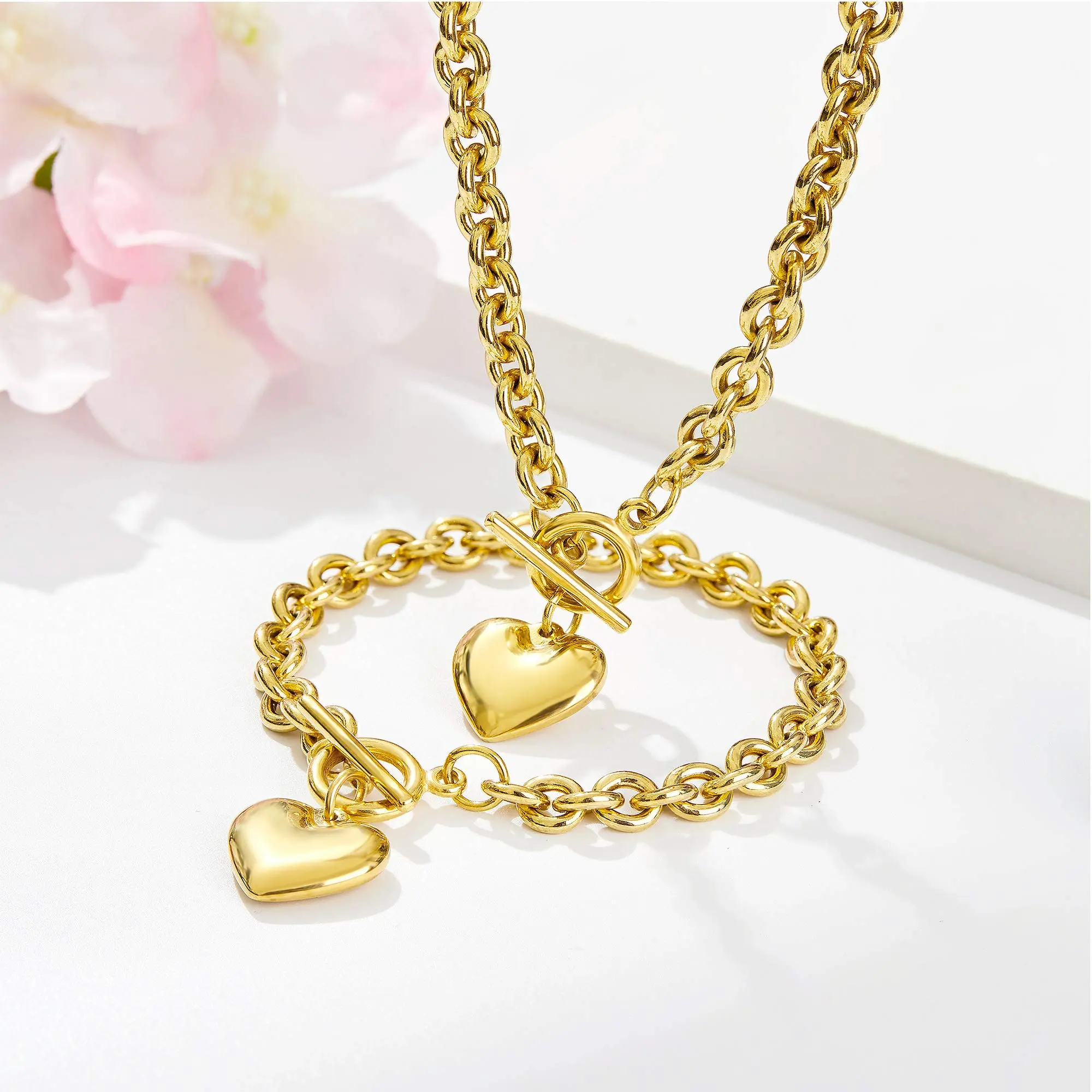 2025 Simple and Popular European and American OT Deduction Glossy Stainless Steel Love Pendant Necklace for Men and Women