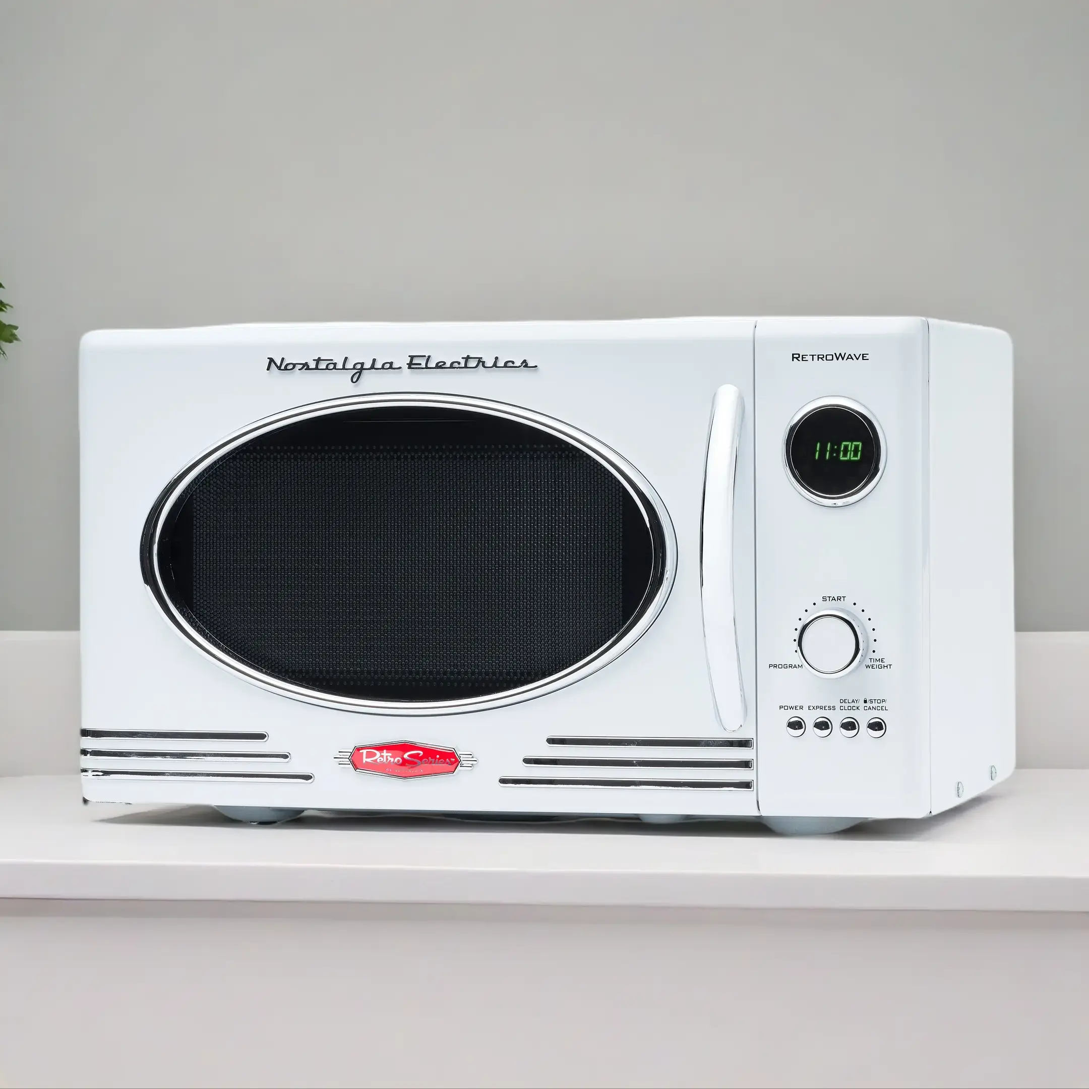 Retro 0.9 Cubic Foot 800-Watt Countertop Microwave Oven - White Retro 0.9 Cubic Foot 800-Watt Countertop Microwave Oven - White