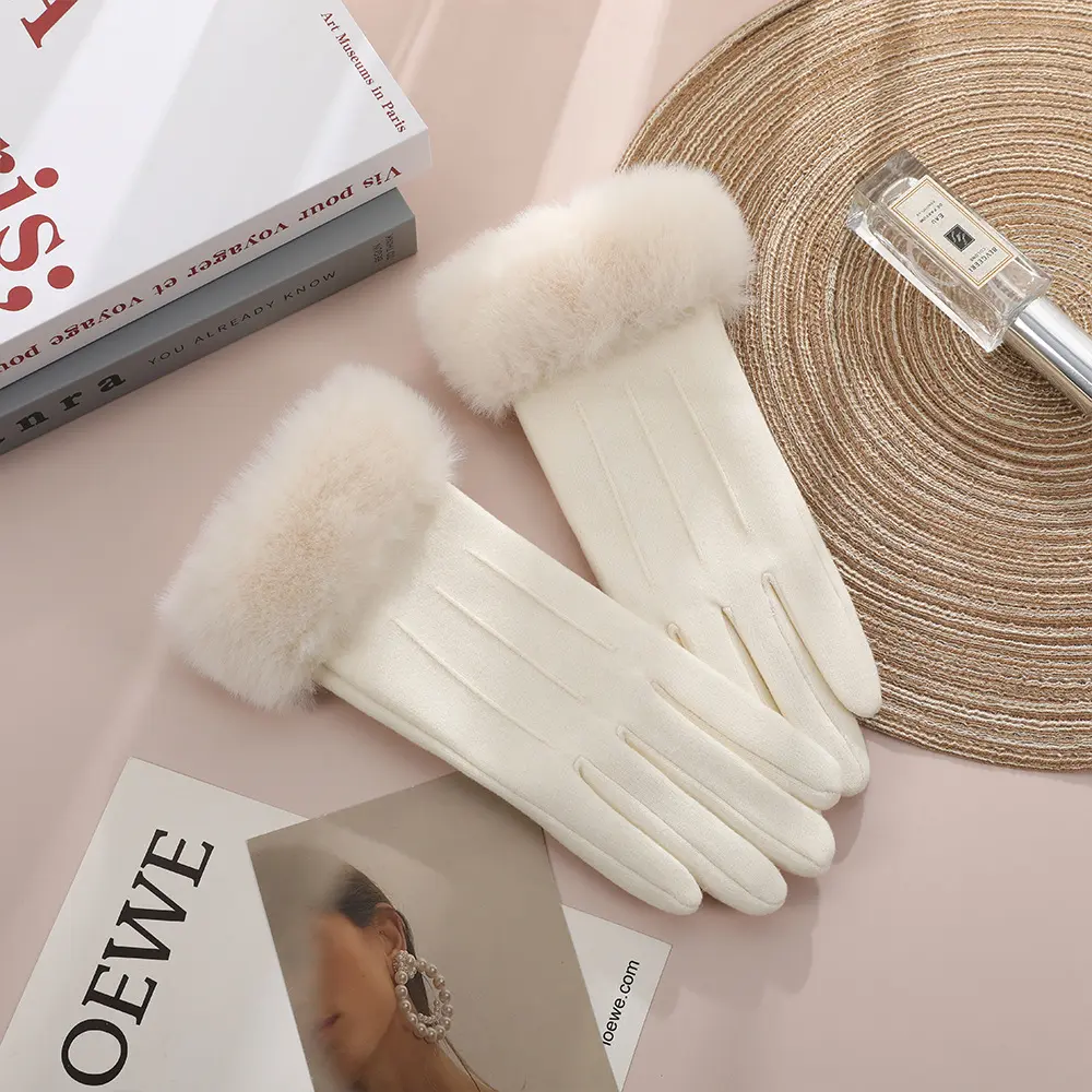 Women's Winter Gloves Soft Knitted Warm Touchscreen Gloves, Elegant Cold-Weather Accessory for Daily And Outdoor Use