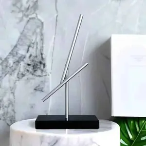 Newton Pendulum Desk Decoration - Perpetual Motion Instrument, Anti-Gravity Creative Business Gift for Desktop