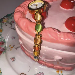 Sunday Charm Gold Vintage Watch