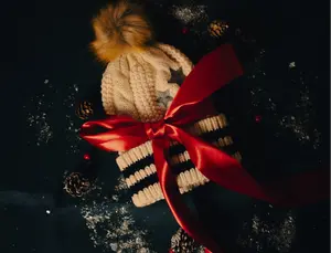 Folklore Knitted Pom Pom Beanie - Soft Knit Fabric, Ideal for Cold Weather, Versatile Style for All Seasons