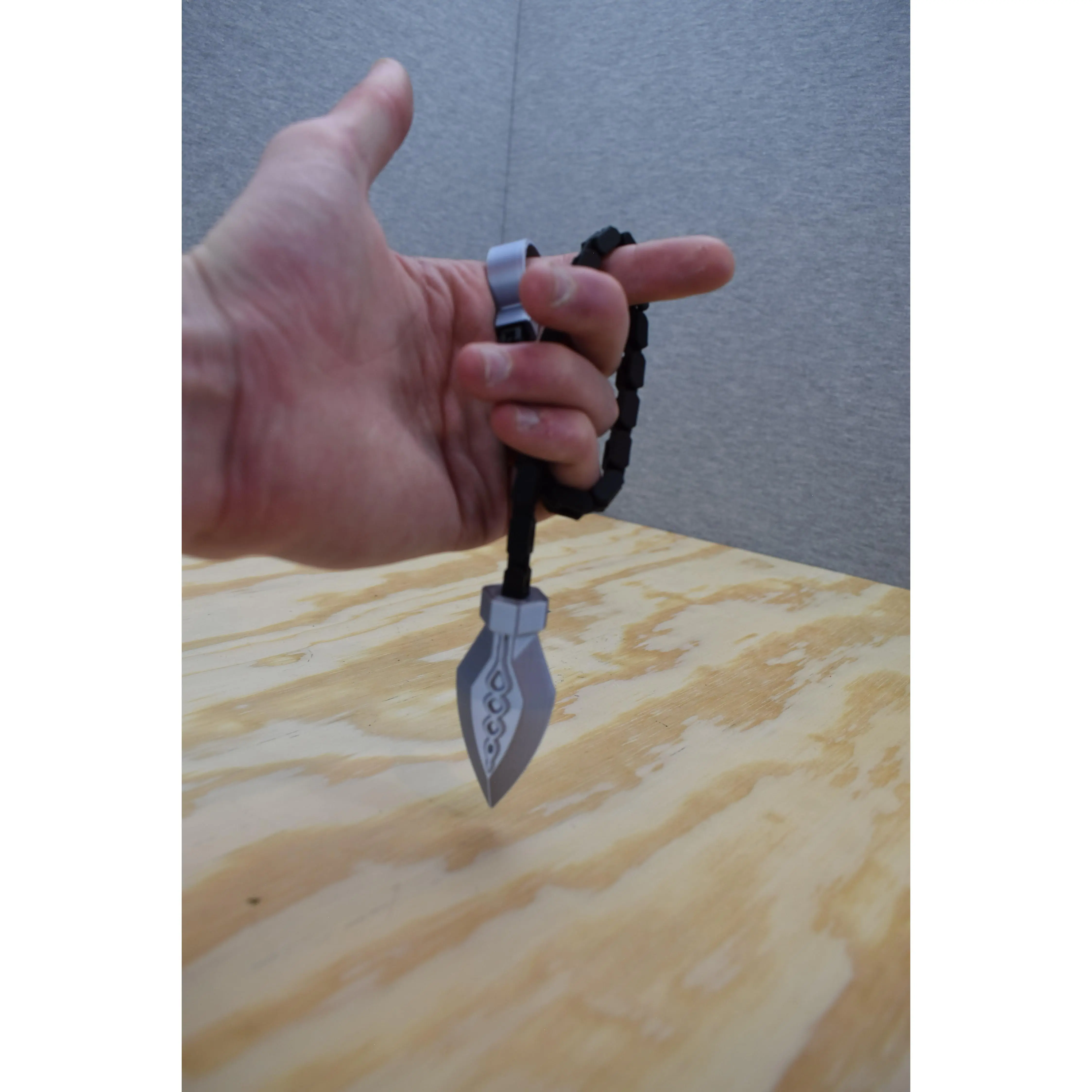 Rinchaku - Spinning Ninja Blade Fidget - Anime Style Ninja Blade - Fidget Device - Fidget Spinner - Fidget for Adults - Cosplay Fidget