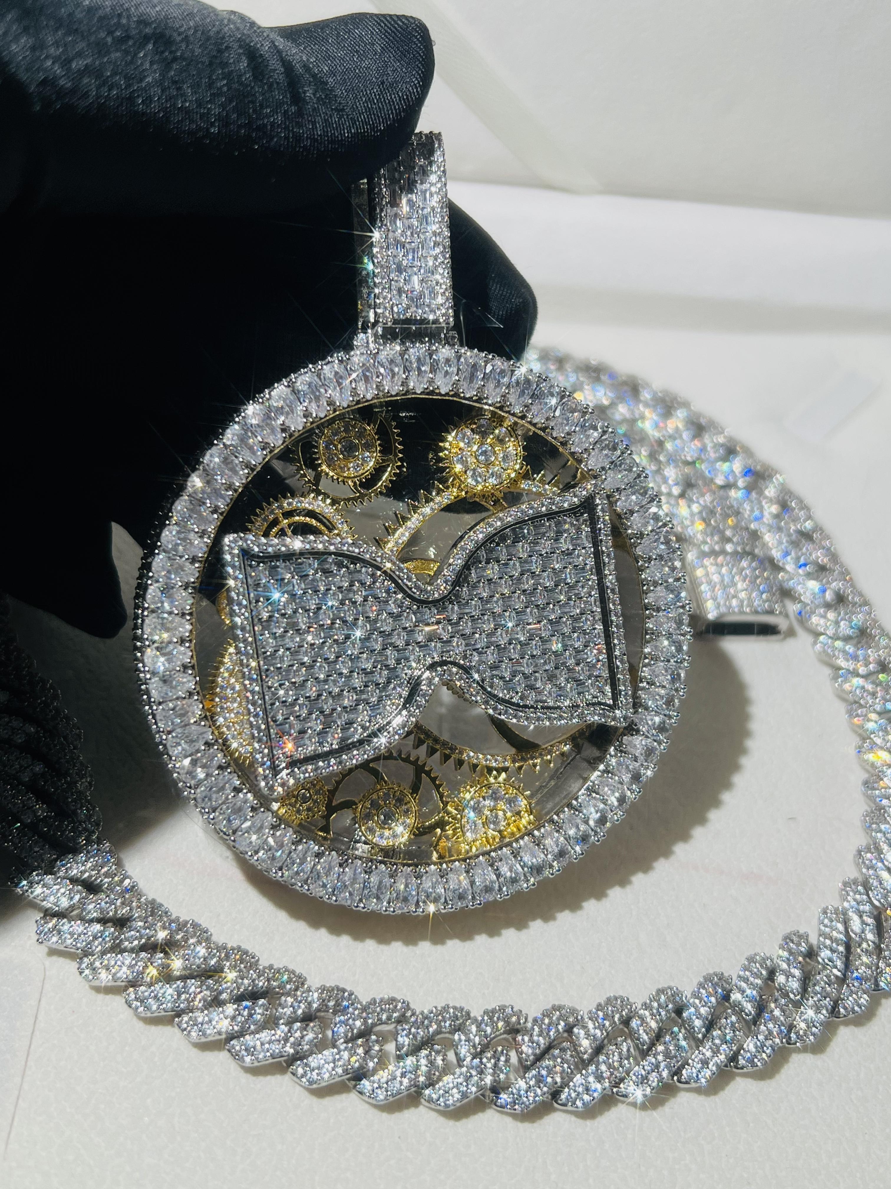 Customized mixed color hourglass rotatable disc jewelry VVS rotatable control hip-hop style hourglass ice pattern full diamond pendant hip-hop street culture jewelry, Father's Day and Mother's Day gifts