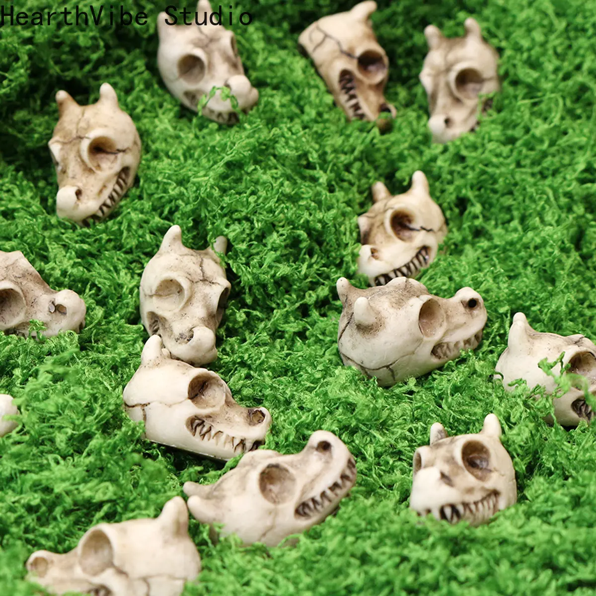 Gothic Garden Statues & Sculptures, 20pc Resin Skull Accents, Exterior Decorative Statues for Outdoor Camping to Create a Dark Goth Ambience, Statue Set