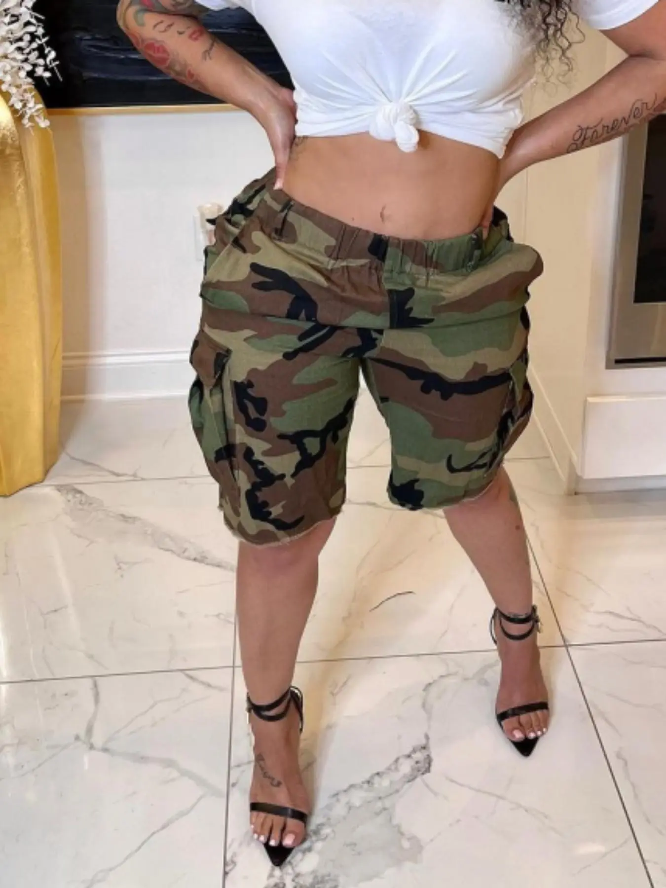 Women's Camo Print Elastic Waist Cargo Shorts with Pockets, Casual Fashion Camouflage Shorts for Summer, Women's Bottoms for Daily Wear, Womenswear, Casual Comfy Shorts, Casual Festival Shorts, Casual Fitted Shorts