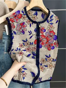 French retro style loose crew neck sleeveless color-block buttoned khaki women's sweater vest with color-block floral and botanical print. Suitable for spring and summer women's wear, versatile women's buttoned sleeveless knitted sweater, vacation style,