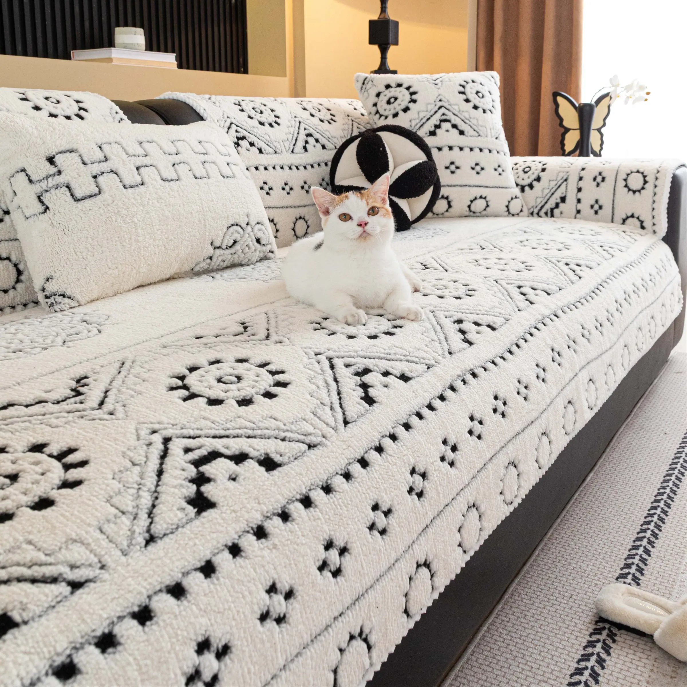 1 PC Boho Geometric Thick Plush Couch Chenille Quilted Sofa Cover, Reversible Non-Slip & Pet-Friendly Slipcover, Washable Anti-Scratch, for Armchair, Loveseat, Sectional & 2/3/4-Seater Sofas, Cozy Living Room Decor
