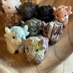 Highland cow crystal stone carvings