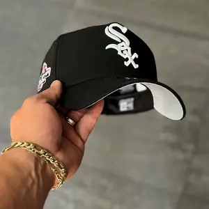 New Era 9FORTY White Sox Black Cap – Adjustable MLB Hat, Curved Brim, Street Style