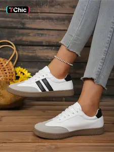 A pair of new large-size women's round-toe lace-up flat Walking Shoes for outdoor wear, fashionable, simple, comfortable, lightweight, suitable for daily commuting, versatile sports and casual shoes