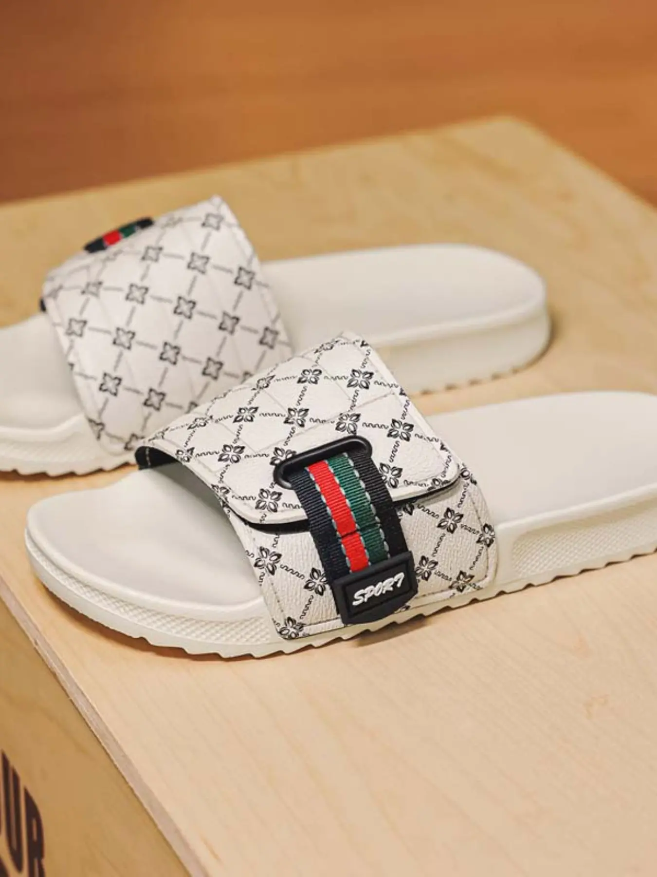 2026 Summer New Men's Floral One-Piece Slippers Footwear, Anti-Slip Soft Sole Thick Bottom, Fashionable Adjustable High-Quality Eva, Sizes 39-47