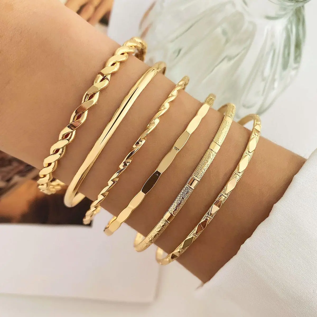 6Pcs/Set New Simple Gold Color Multilayer Bracelets Set For Women Fashion Twist Smooth Surface Bangle Jewelry Party Gift