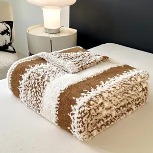 Wool cashmere nap blanket, comfortable and warm, suitable for use on sofa beds or office chairs.A lightweight and skin-friendly cover perfect for travel camping or at home. Great gift choice forfamily and friends