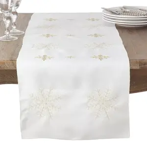 Saro Lifestyle Snowflake Runner, Ivory, 16" x 120"