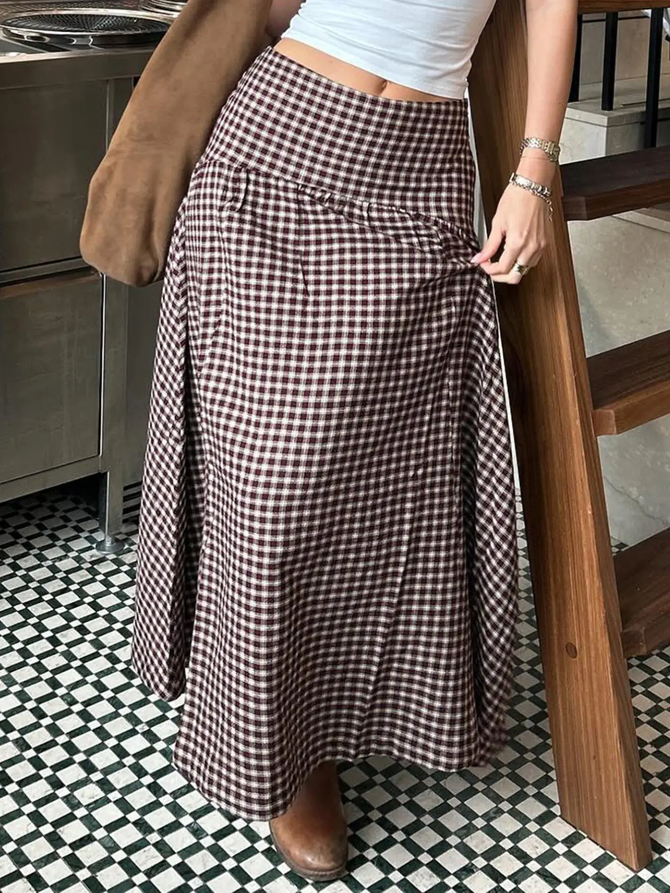 Summer Retro Vintage Gingham Plaid High-Waisted Midi Skirt, Vintage Sweet Skirt, Womenswear Bottoms, Elegant Lady Commute Casual Loose Fit A-Line Umbrella Skirt, Comfortable and Stylish, A Line Skirts, Vintage Pattern Skirt, Loose Feeling Skirt