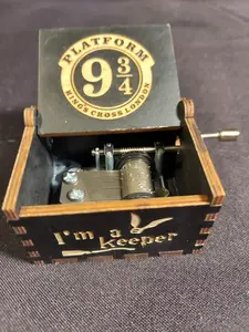 Harry Potter (9 3/4) - Wooden Music Box - Perfect Gift for Any Occasion - Hand Cranked - Festive Decor Ornaments