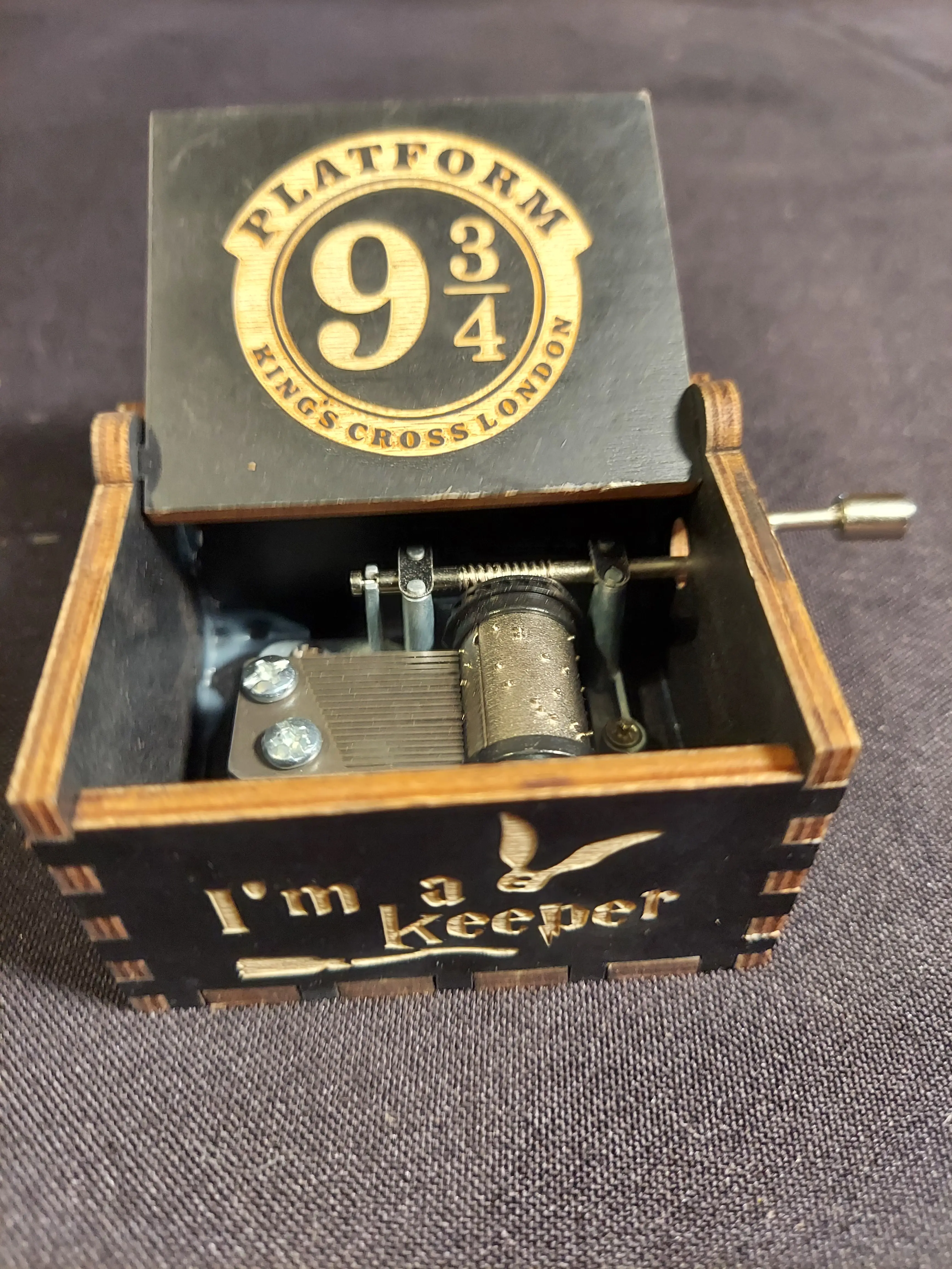 Harry Potter (9 3/4) - Wooden Music Box - Perfect Gift for Any Occasion - Hand Cranked - Festive Decor Ornaments
