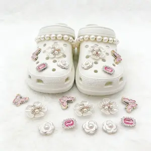 Fashionable Novelty Shoes Decorations for Clogs, Rhinestone & Faux Pearl Embellished, Dazzling Trendy Accessories for Women & Girls’ Vacations Elegant Shoe Decorations