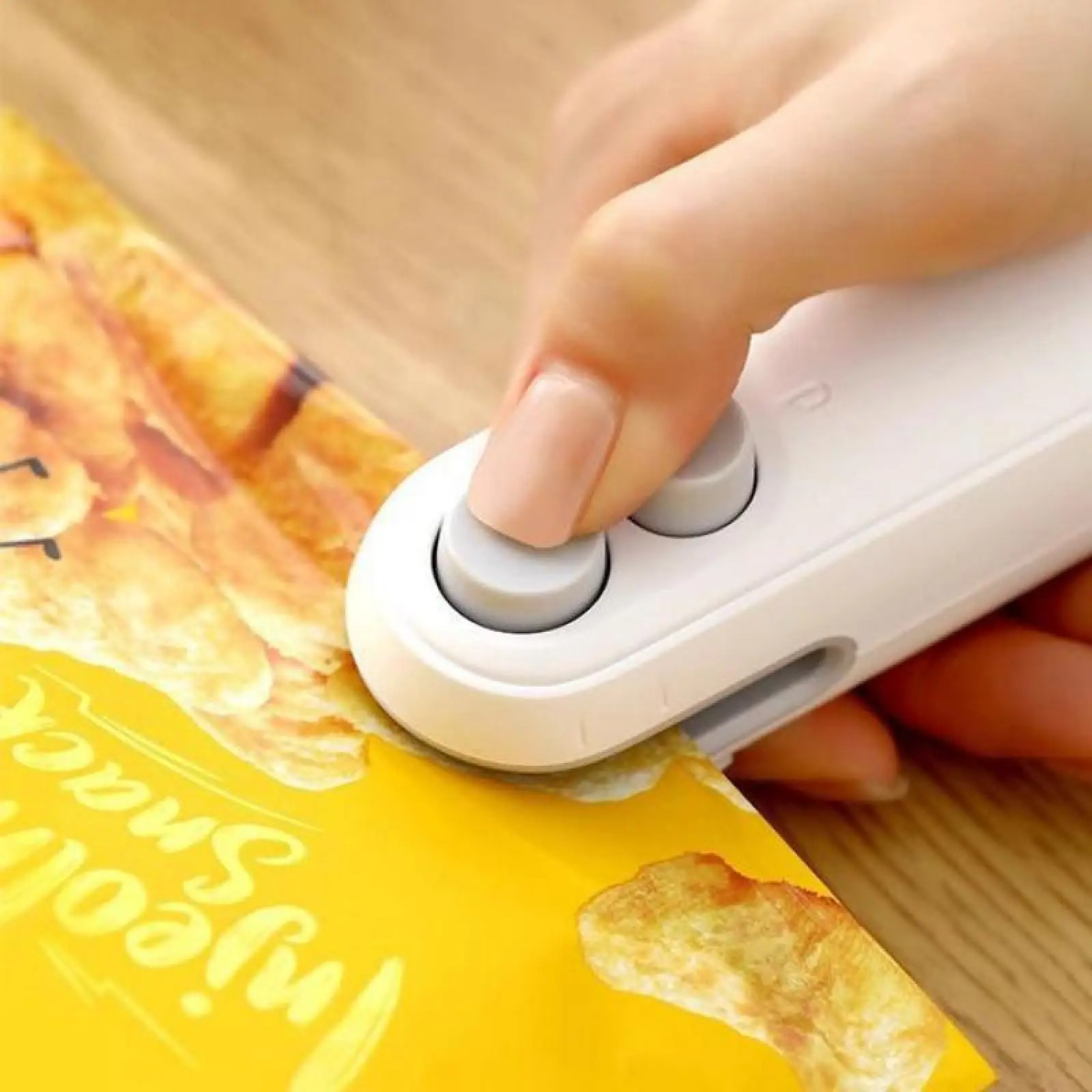 Mini Snack Bag Sealing Machine,2 in 1 heat USB Rechargeable Snack Bag Selaer,Making it Easy To Carry For travel,Picnics,Plastic Electric bag sealers,Keep Food Fresh,Portable Sealer Picnics.