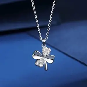 Four-leaf clover necklace, women's versatile design sense, new collarbone chain, niche light luxury, Valentine's Day birthday gift for girlfriend, Mother's Day gift