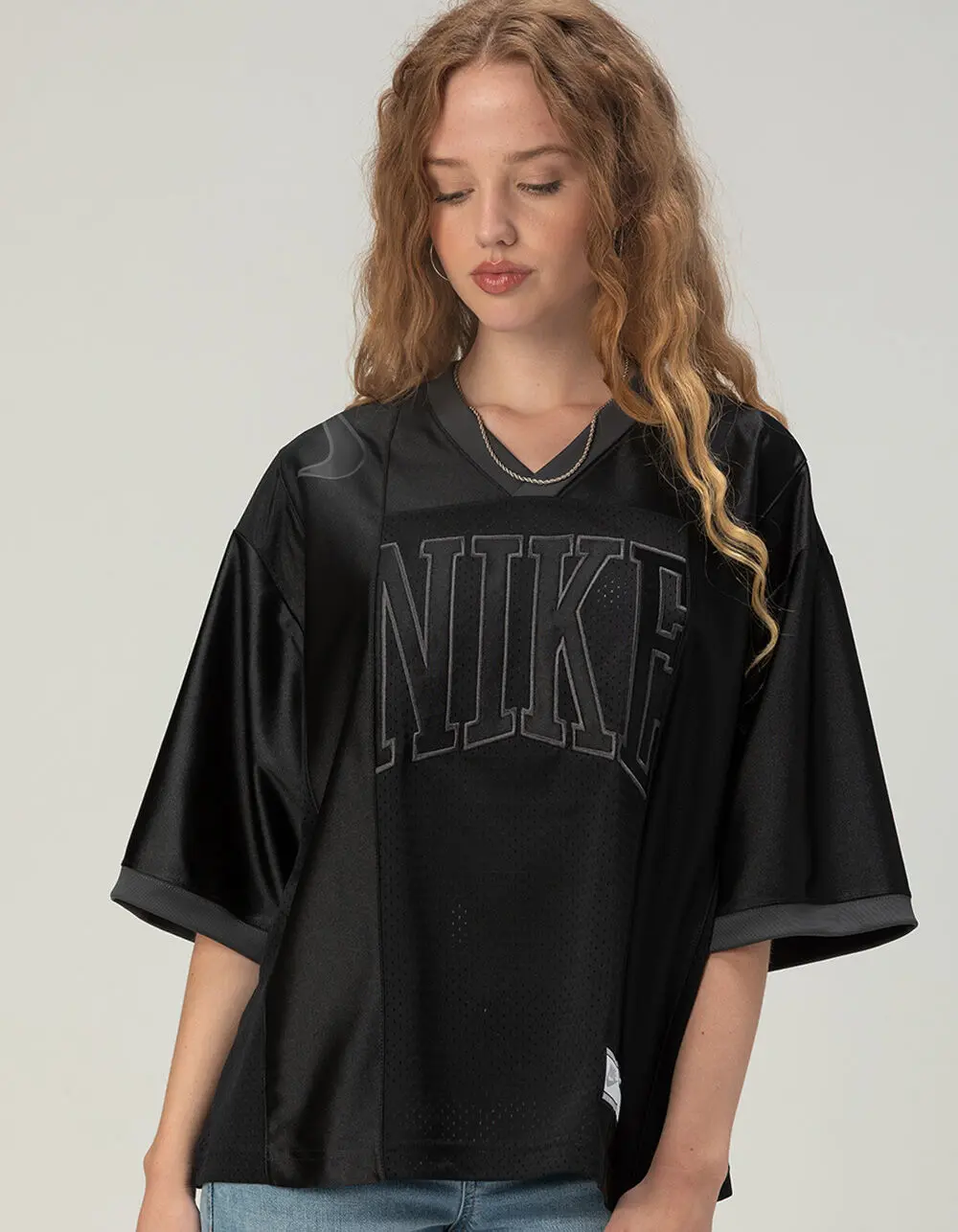 NIKE Sportswear Womens Oversized Graphic Jersey NIKE Sportswear Womens Oversized Graphic Jersey