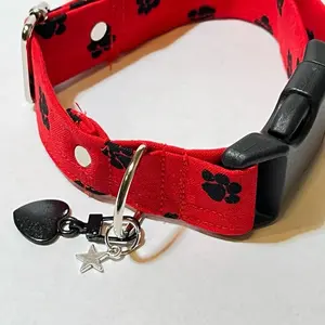 Handmade Dog Collar with Keychain Attachment & Heart Charm - Functional Design for Everyday Use