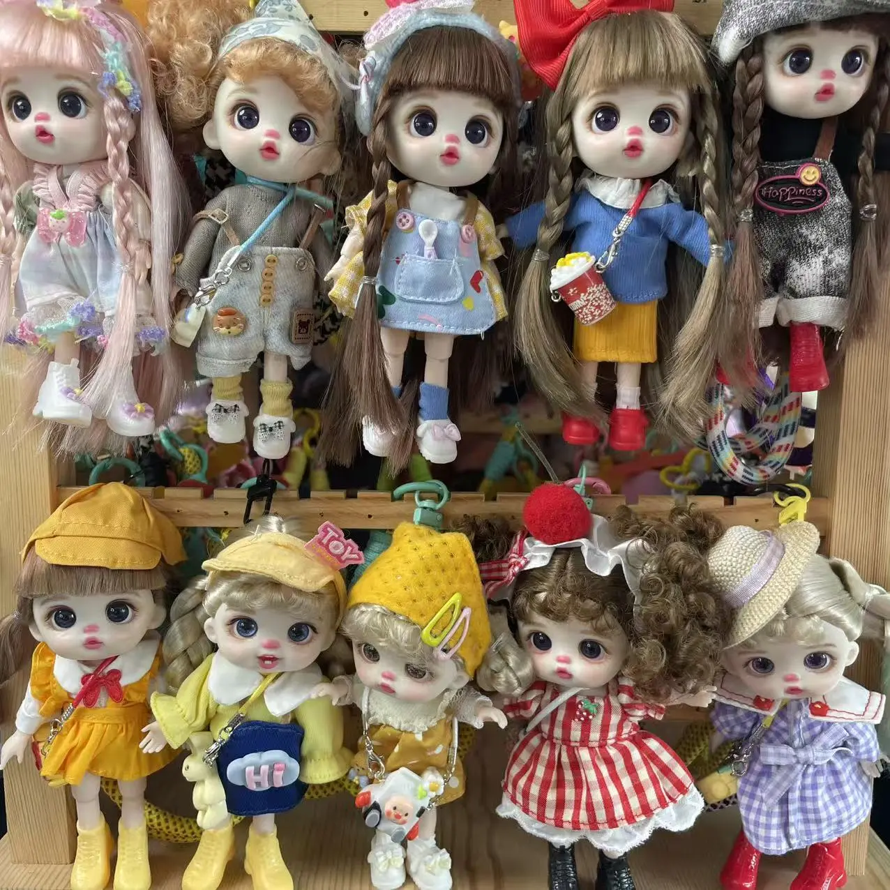 Collectible Posable Fashion Doll Keychain Figures, Bag Charm Decorative Accessory, Home Decor Statue Gift for Ages 14+