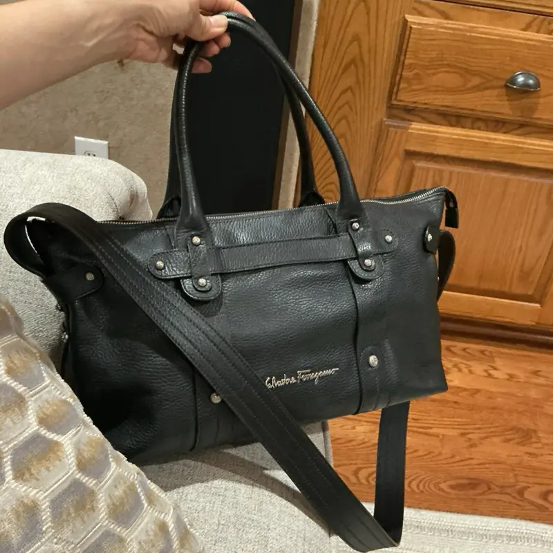 Pre-owned SALVATORE FERRAGAMO leather Crossbody bags Preowned 2 way Satchel in Black Grained Leather