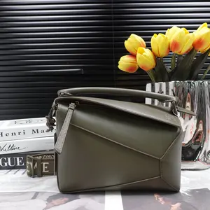 Pre-owned Loewe Leather Shoulder Bags Puzzle Edge Pearl Grey Small Shoulder Bag T10272210