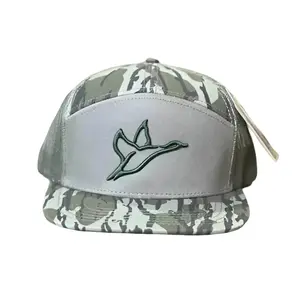 Combat Waterfowl Duck Embroidery Trucker Hat – 7 Panel Mesh Camo Snapback, Adjustable Outdoor Hunting Cap, Retro Gift for Him 2026