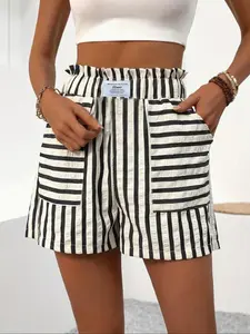 Women's Chic Striped Print Lightweight Shorts, Fitted Casual Fashion Shorts for Daily Wear, Ladies Bottoms for Summer, Womenswear
