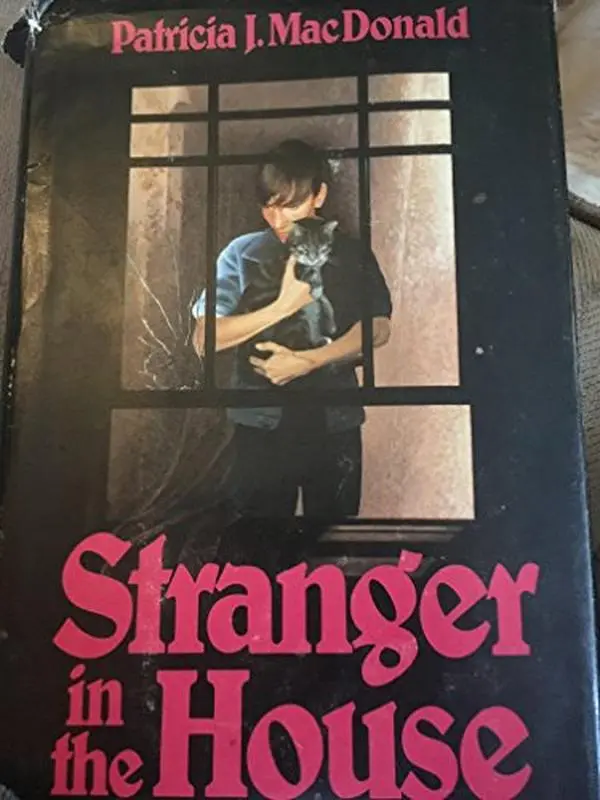 USED Book - Stranger in the House by Patricia MacDonald (Hardcover) - english