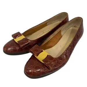 Pre-owned SALVATORE FERRAGAMO Calfskin Small Leather Goods Vara Ribbon Leather Pumps