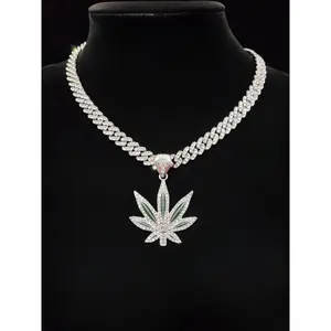 Luxury Maple Leaf Shaped Pendant Necklace for Men & Women, Rhinestone Decor Cuban Chain Necklace for Party, Streetwear Punk Goth Jewelry As Gift for Party, Club Summer Dress, Iced Out Jewelry