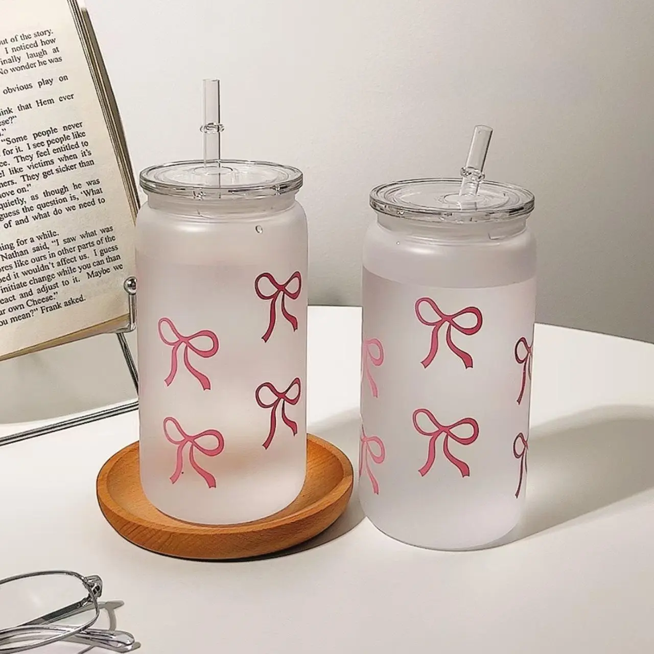 Minimalist Frosted Matte Butterfly Water Cup with Lid, Lightweight Versatile Plastic Cup for School, Office, and Travel for Men and Women Tumbler